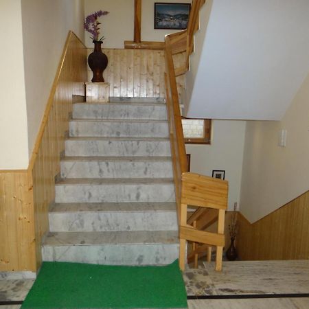 Hotel Mountain Trail Manali Exterior photo