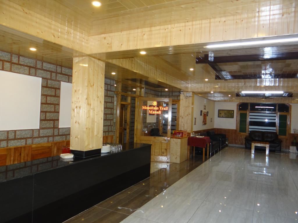 Hotel Mountain Trail Manali Exterior photo